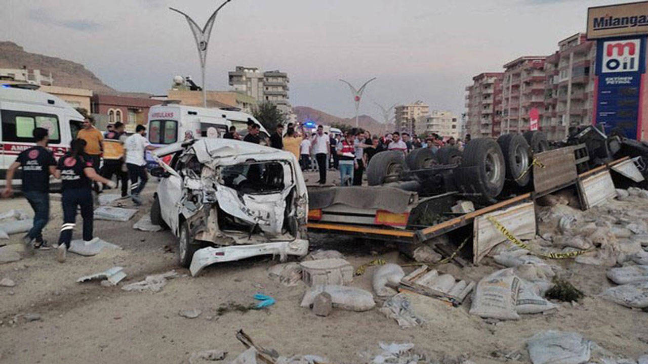 Mardin'de 21 kişinin öldüğü iki kazaya ilişkin davada TIR şoförü tahliye edildi