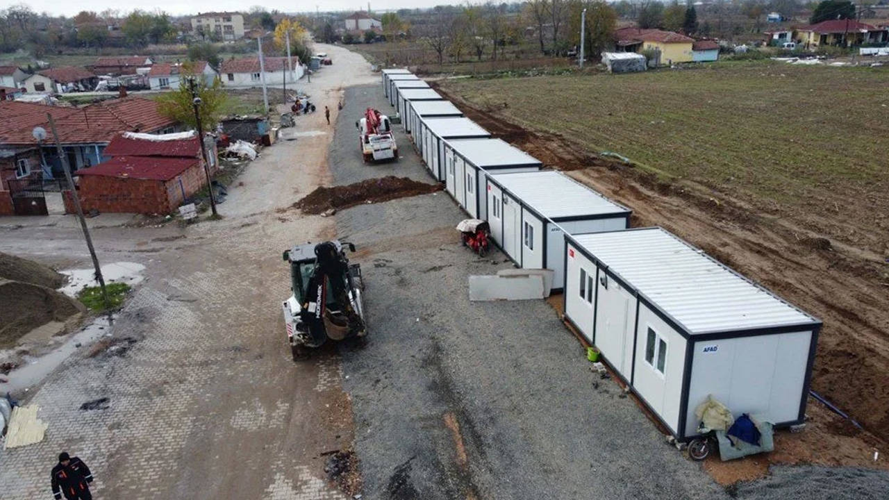 Edirne'de su baskını tehdidi: 21 aile konteynerlere yerleştirildi
