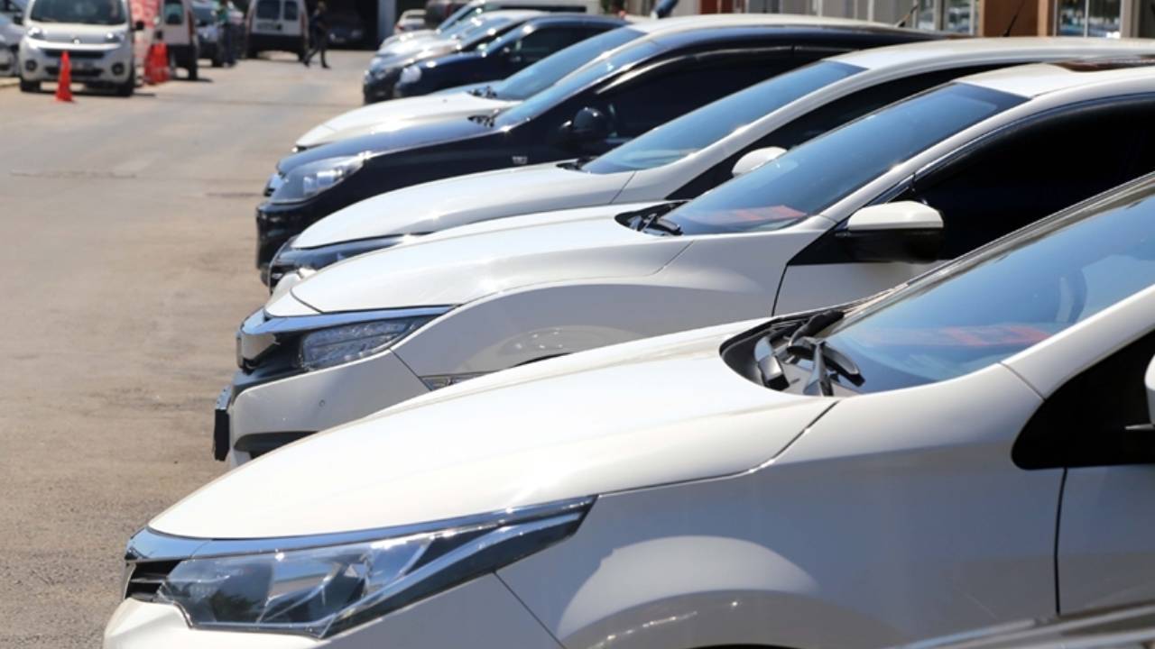 2. el araç satışında bireysel müşteri yüzde 32 fiyat düşürdü, satışta kalma süresi uzadı