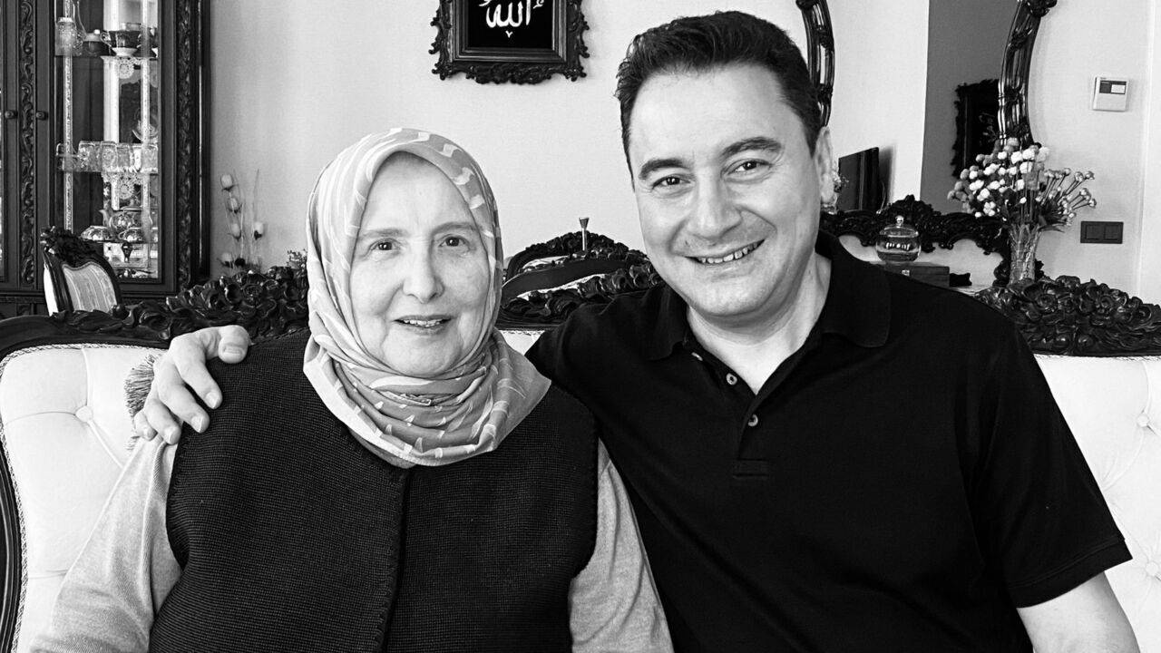 Ali Babacan'ın annesi Güneri Babacan hayatını kaybetti