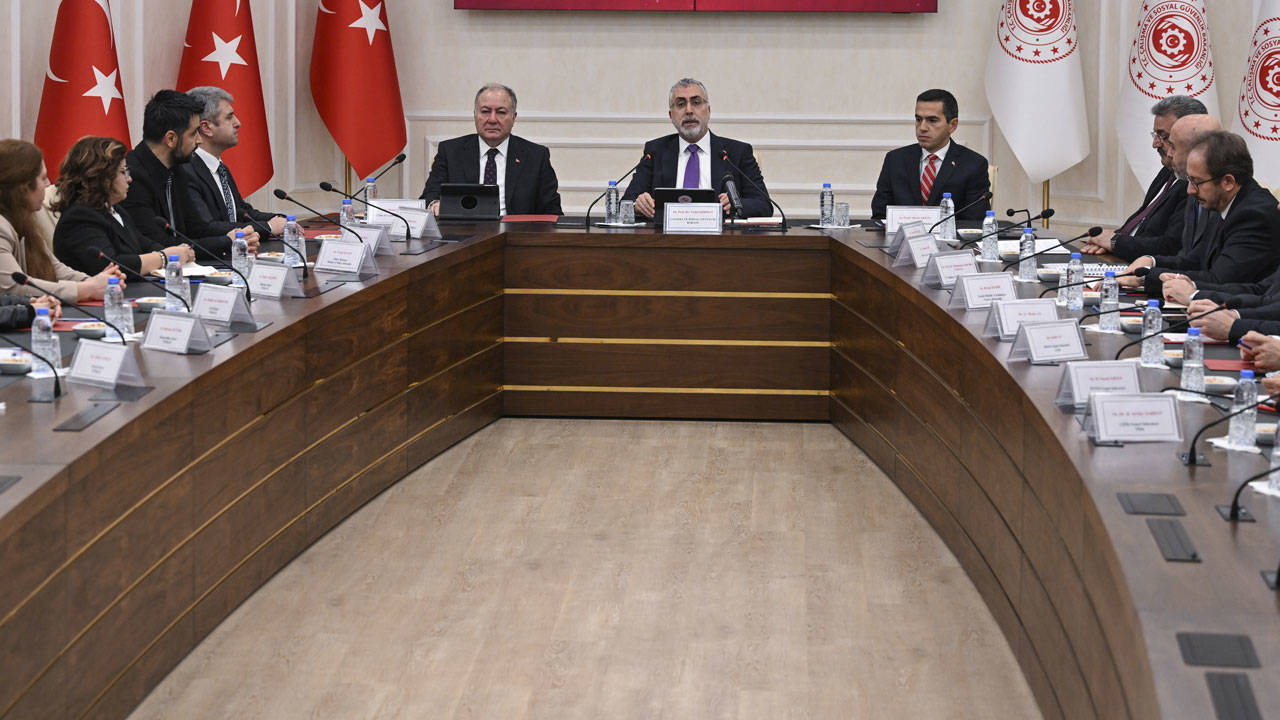 Asgari ücrette ikinci toplantı: Türk-İş "teklif vermeyeceğiz" dedi, topu patronlara attı!