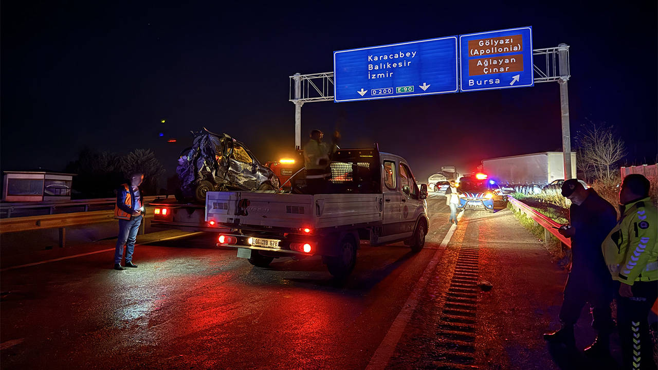 Bursa'da zincirleme trafik kazasında 1 kişi öldü, 2 kişi yaralandı