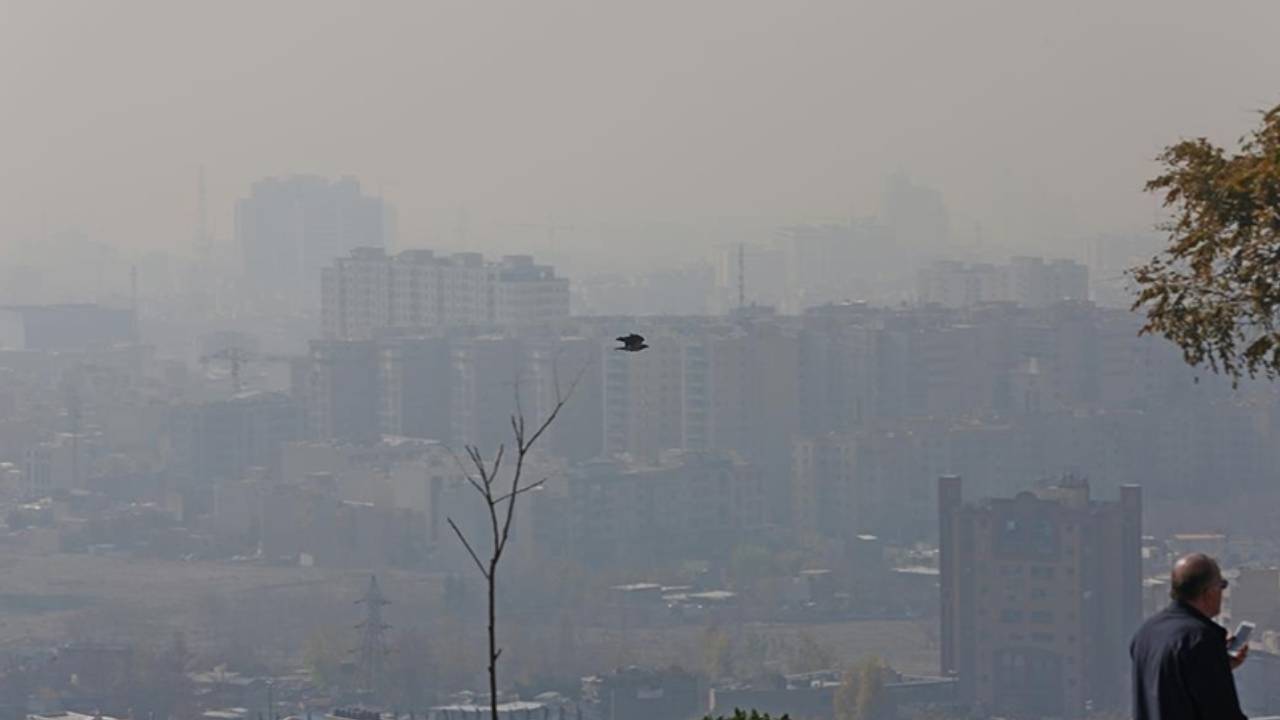 İran'da hava kirliliği nedeniyle eğitim çevrim içi yapılacak