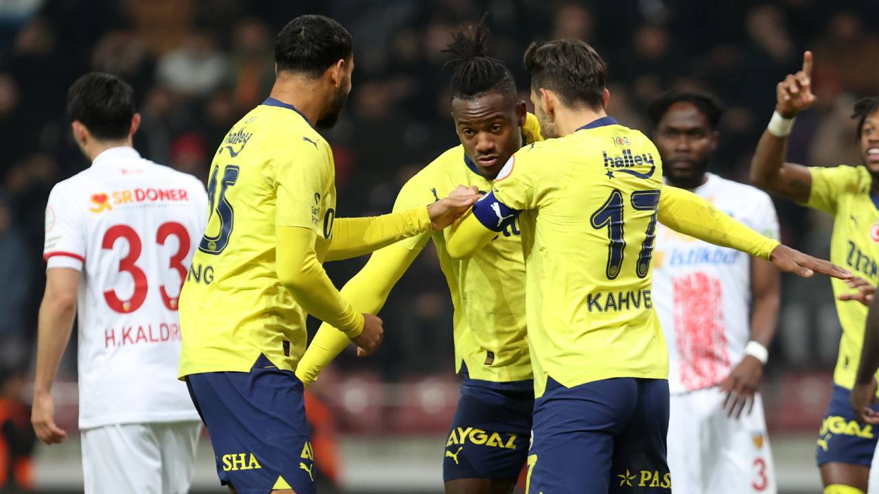 7 gollü maçta Fenerbahçe Kayserispor'u mağlup etti