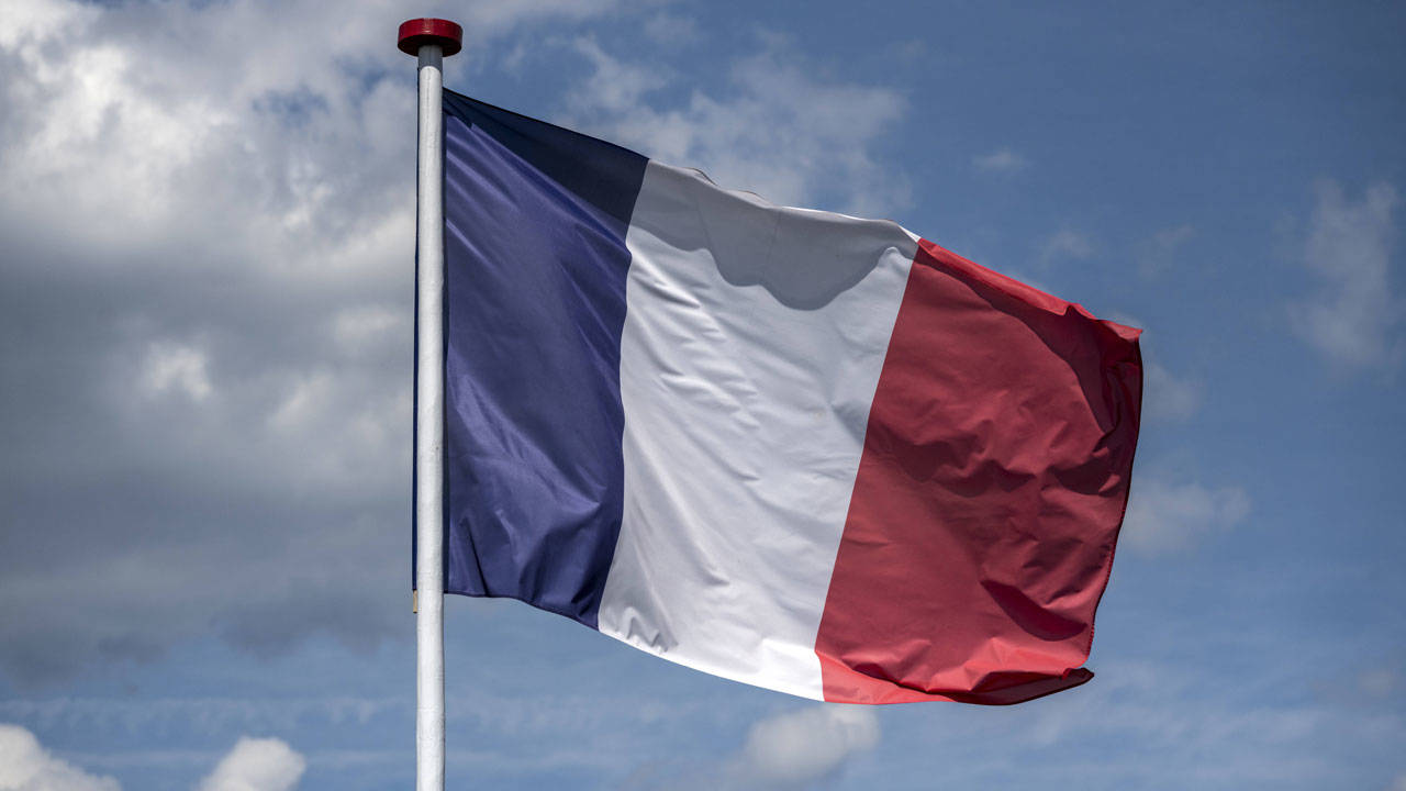 Fransa'da tartışmalı göç tasarısı kabul edildi, Sağlık Bakanı istifa etti