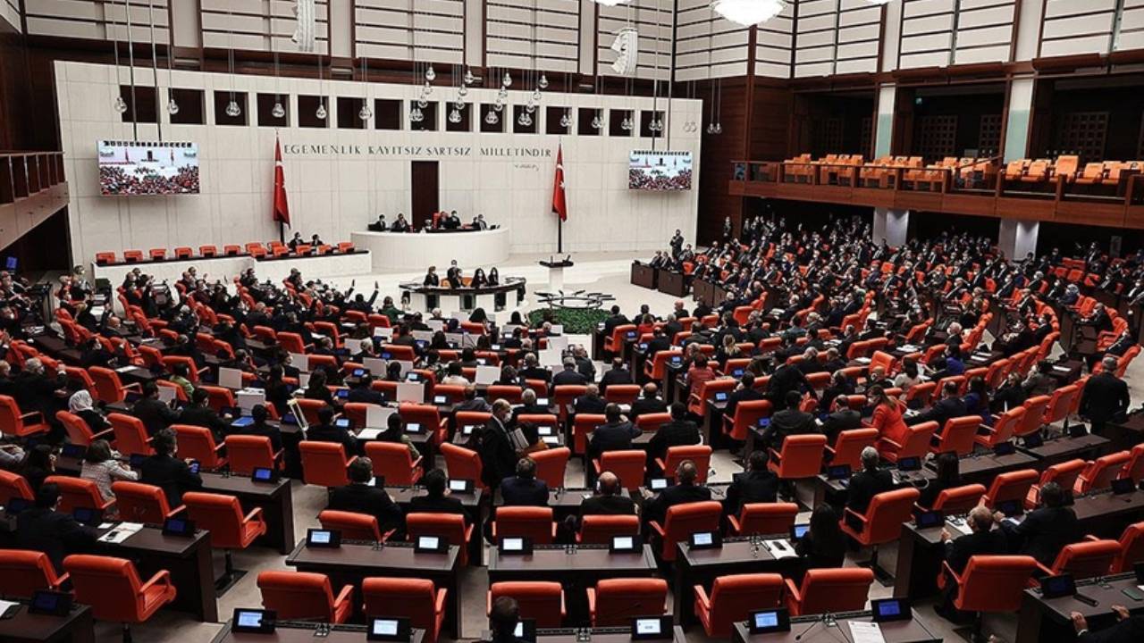 Uzman çavuşların sorunlarına ilişkin grup önerisi AKP ve MHP oylarıyla reddedildi