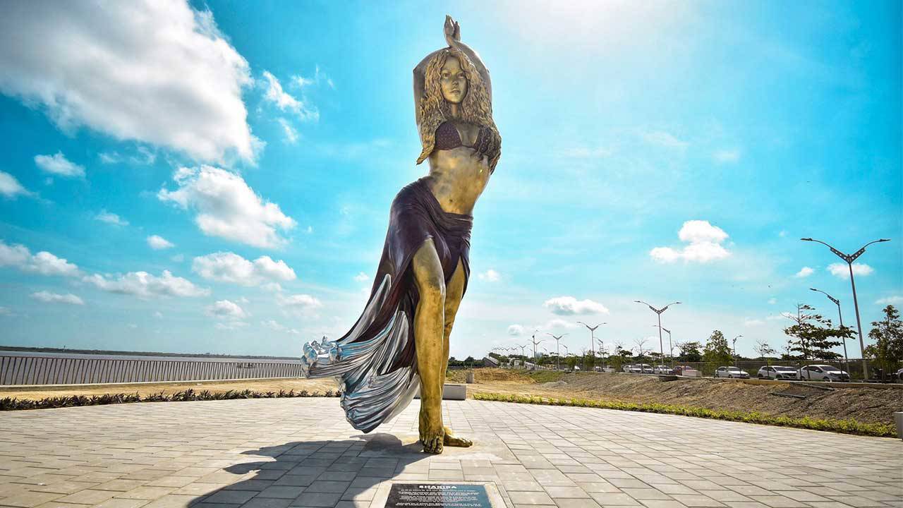 Kolombiya'da Shakira’nın bronz heykeli dikildi