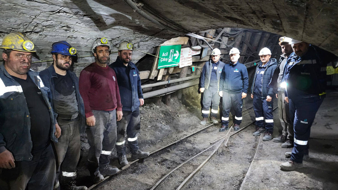 Madenciler yeni yıla ocakta çalışarak girdiler