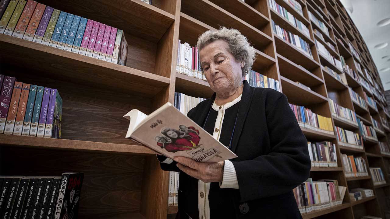 Edebiyatın "Mona Roza"sı Muazzez Akkaya: "Bana yazılan şiirleri kaybettim"