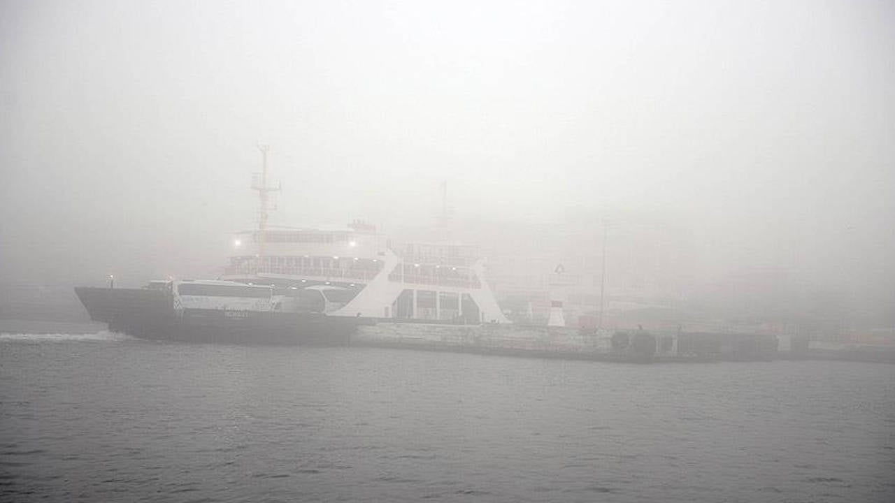 Çanakkale Boğazı 'yoğun sis' nedeniyle transit gemi geçişlerine kapatıldı