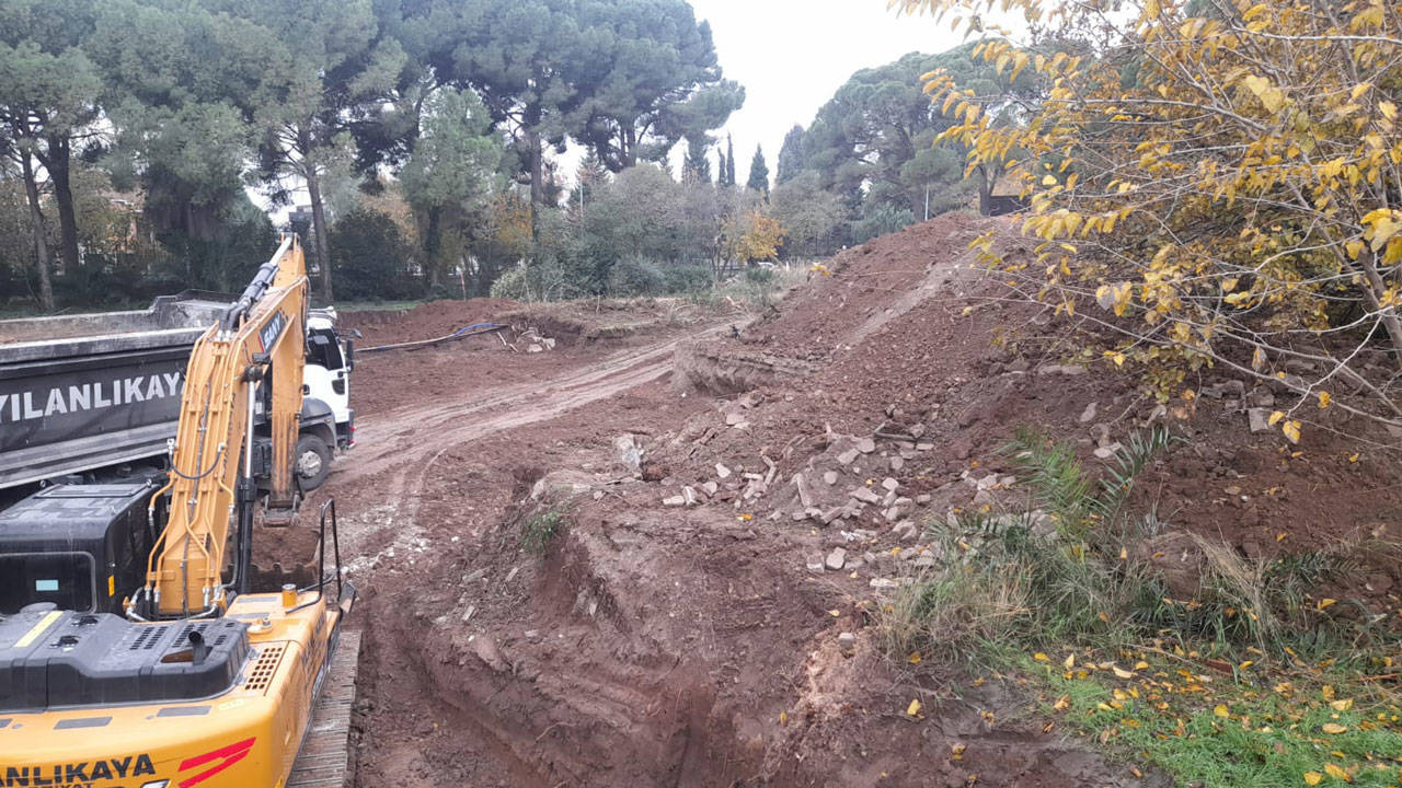 Tepki çekmişti: Bornova Anadolu Lisesi içindeki inşaat durduruldu