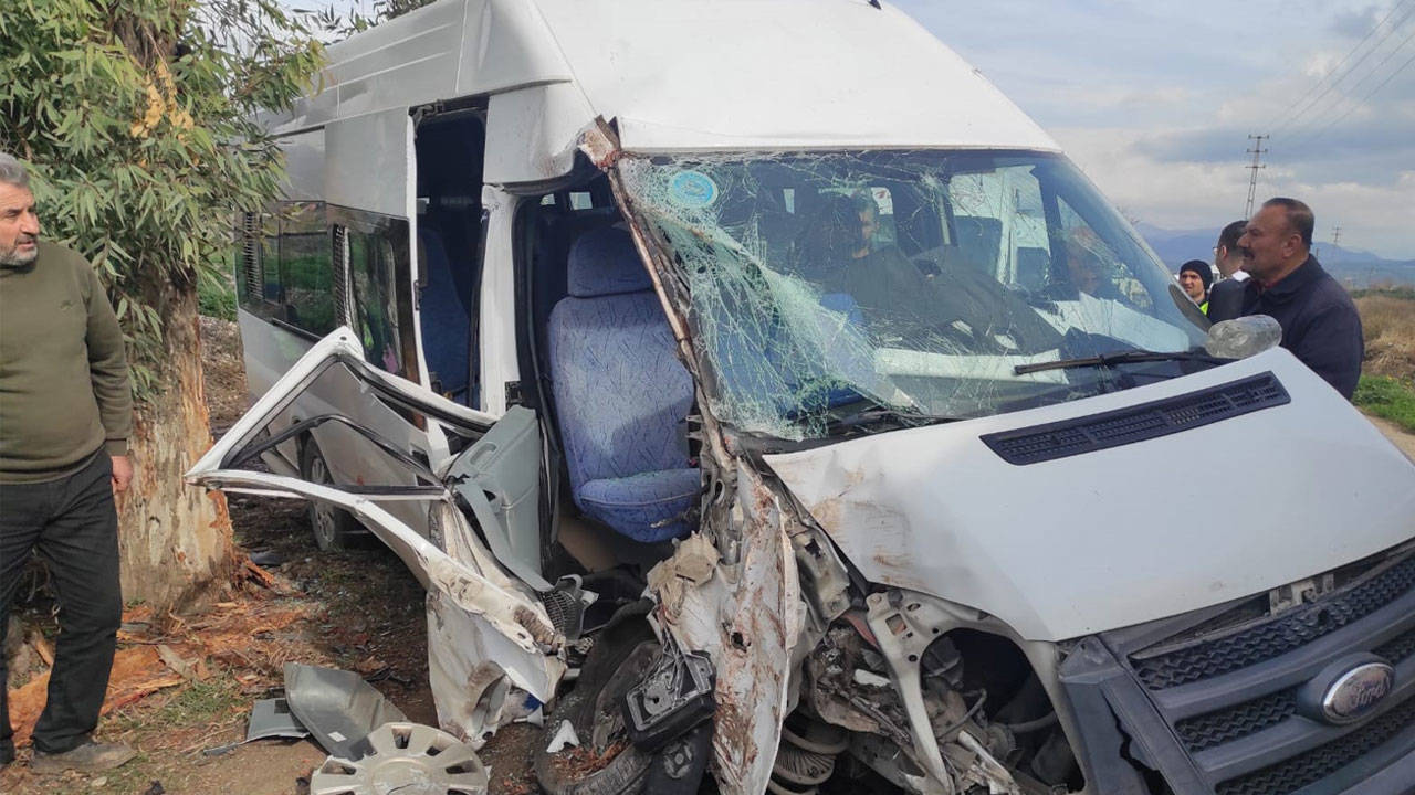Osmaniye'de servis minibüsü ağaca çarptı: 4'ü öğrenci 6 yaralı