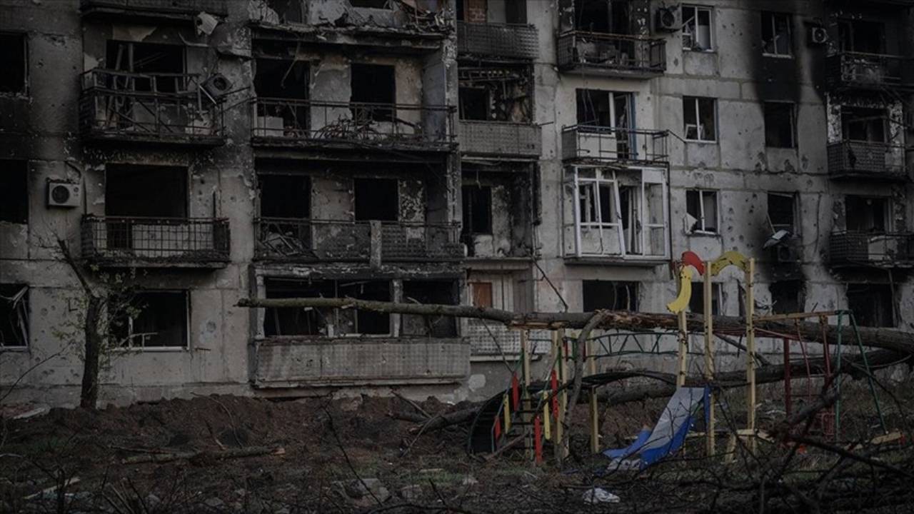 Ukrayna’da yerleşim yeri vuruldu: 3 ölü