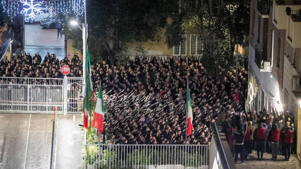 İtalya'da "Nazi selamı" verilen etkinlikle ilgili 5 kişi hakkında suç duyurusu