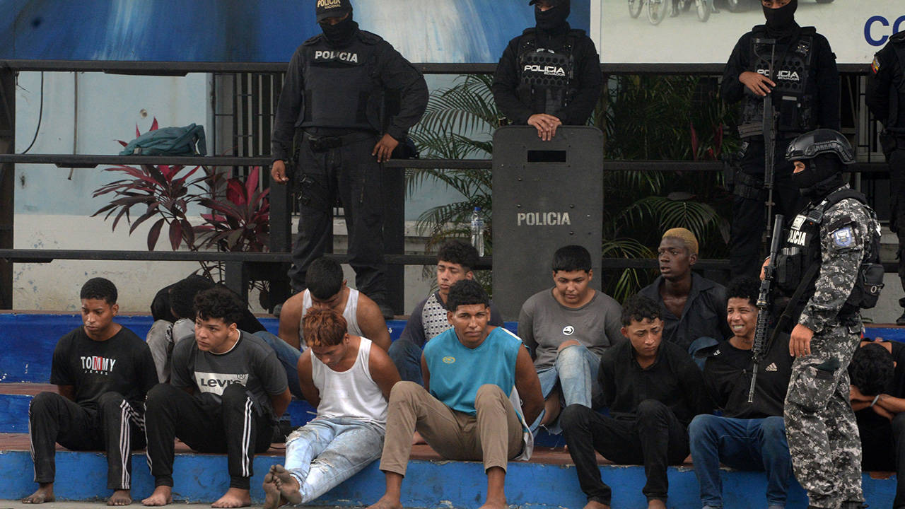 Ekvador'da televizyon ve üniversite baskınları: 329 çete üyesi gözaltında