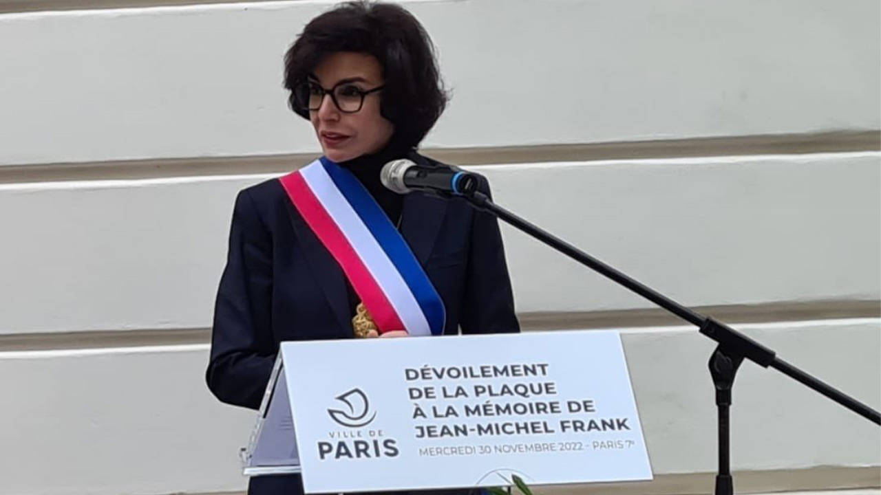 Fransa'nın yeni Kültür Bakanı Dati partisinden ihraç edildi