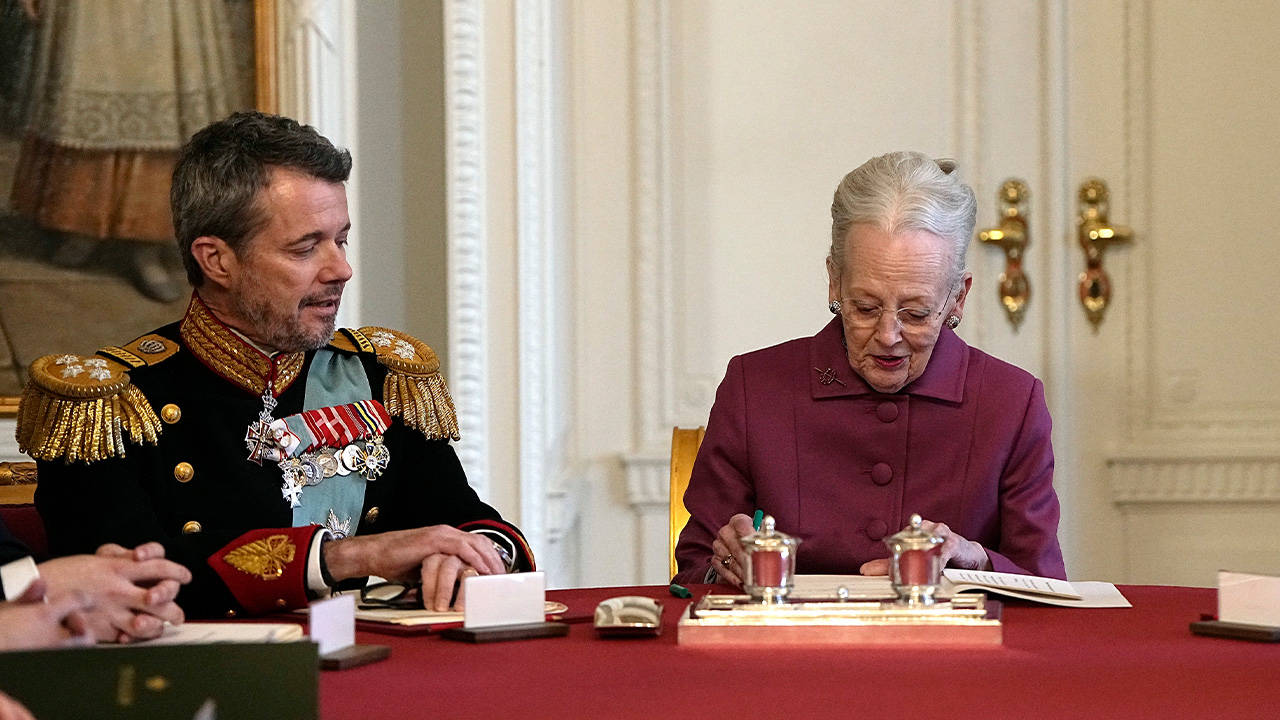 Danimarka Kraliçesi Margrethe II resmen tahtan çekildi