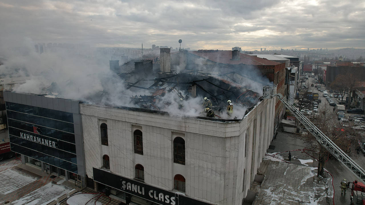 Ankara'da mobilyacılar sitesinde yangın
