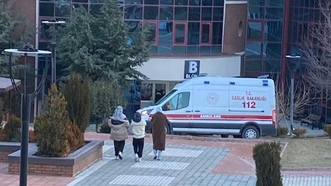Kastamonu KYK yurdunda tantuni zehirlenmesi: Öğrenciler hastaneye kaldırıldı
