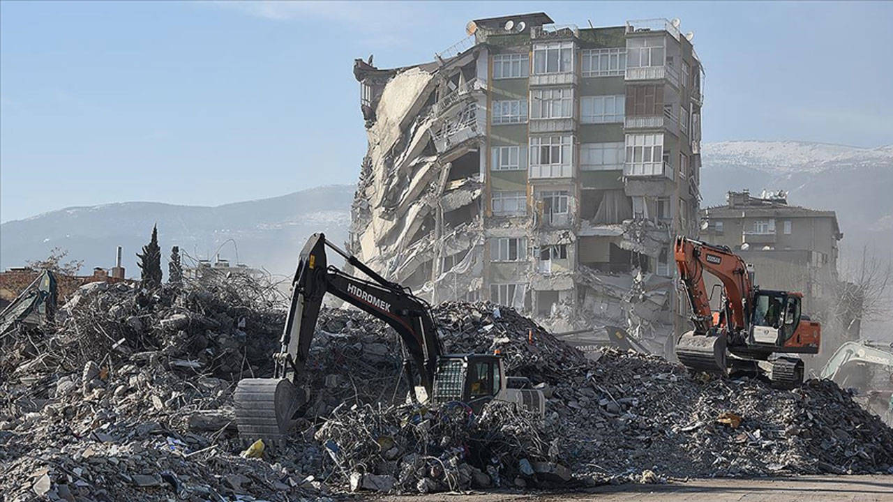 Adıyaman'da depremde 9 kişinin öldüğü binanın 2 katı kaçak yapılmış