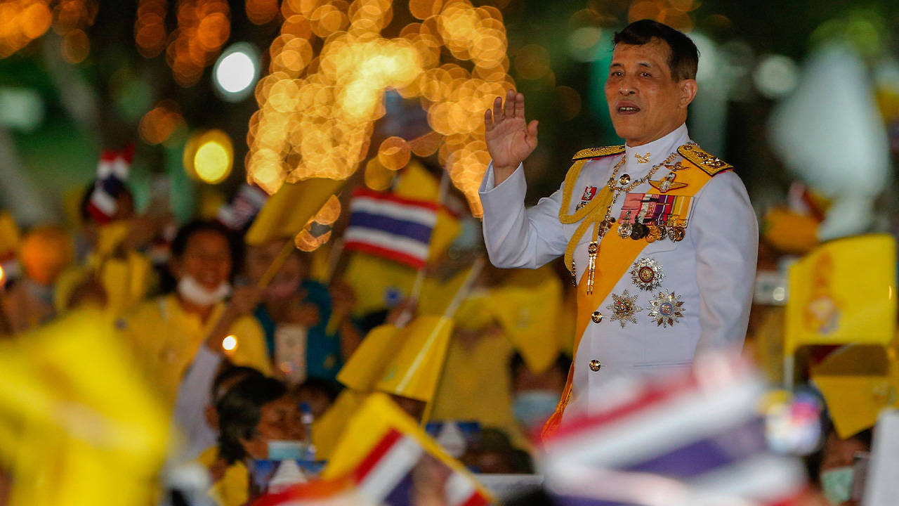 Taylandlı aktiviste monarşiyi eleştirdiği için 50 yıl hapis cezası