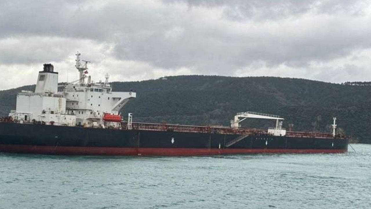 İstanbul Boğazı'nda tanker arızası: Boğaz çift yönlü trafiğe kapatıldı