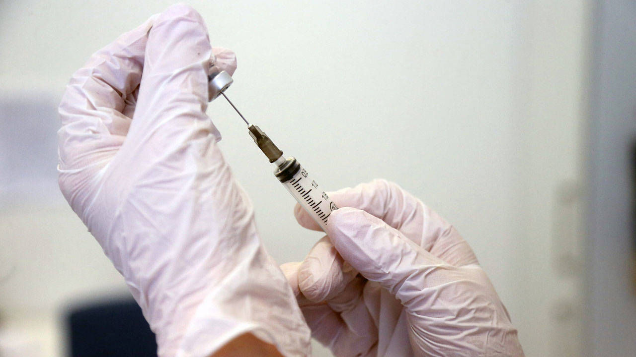 Almanya'da yüzlerce kişiye "korona aşısı" tazminatı