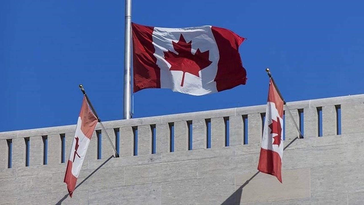 Kanada'dan öğrenci vizesi kararı