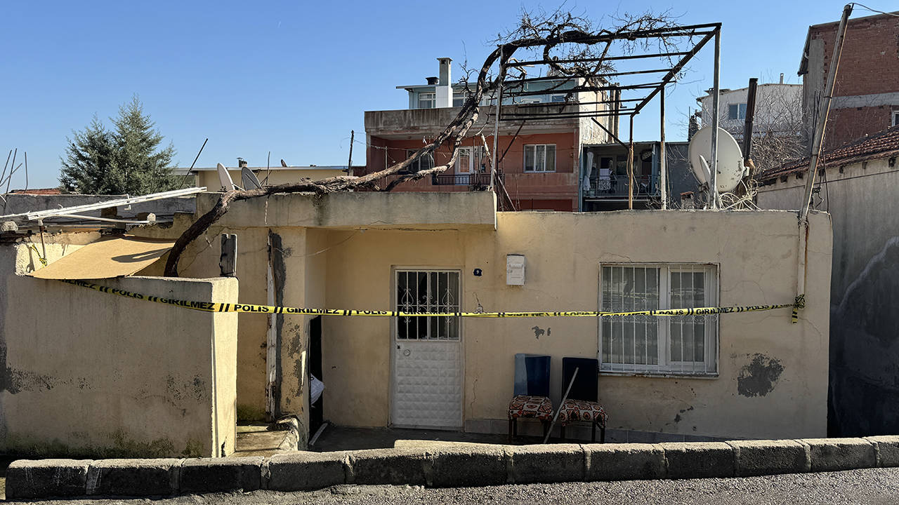 İzmir'de camı kırarak eve giren şahıs 12 yaşındaki çocuğu öldürdü, annesini ağır yaraladı