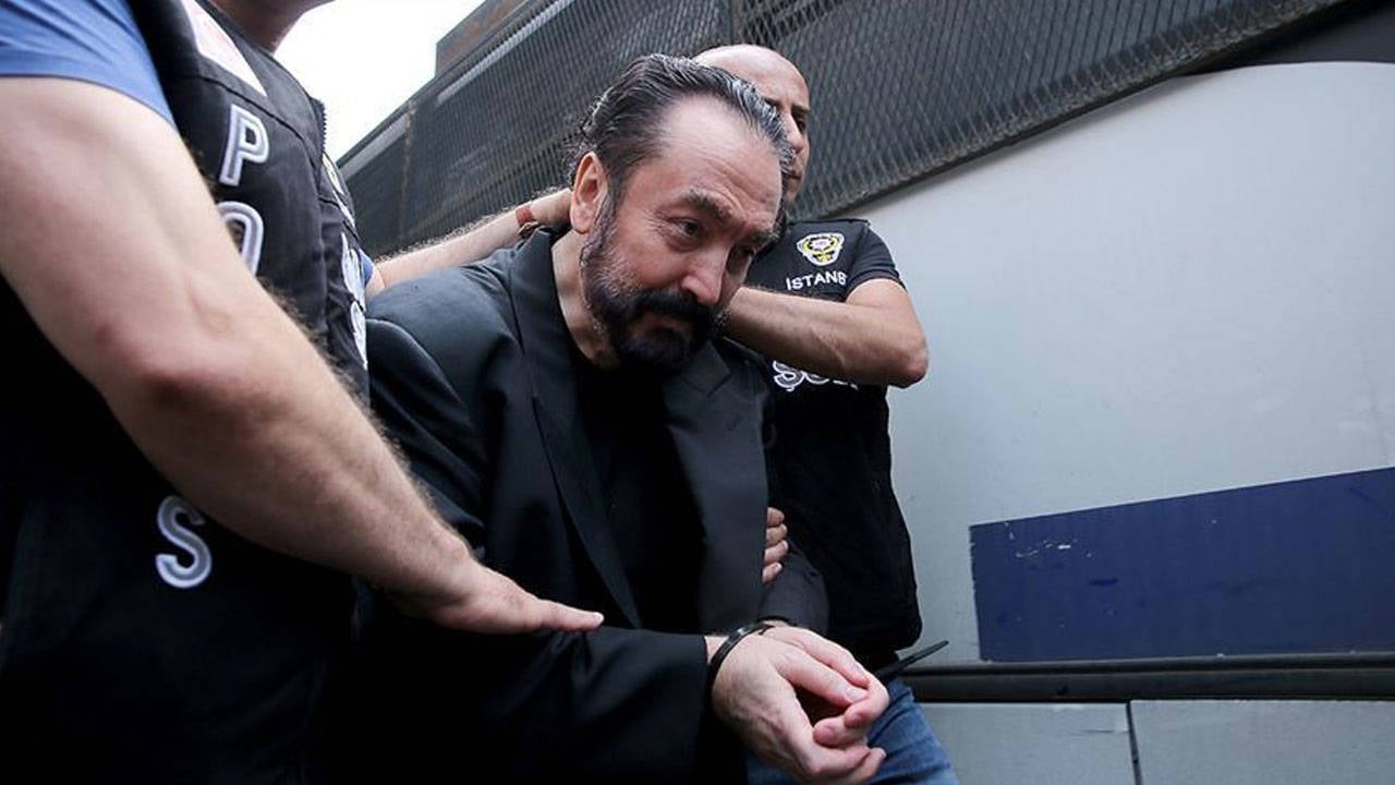 HSK'nin raporundan: Adnan Oktar'a iletilen 'yargı' notları