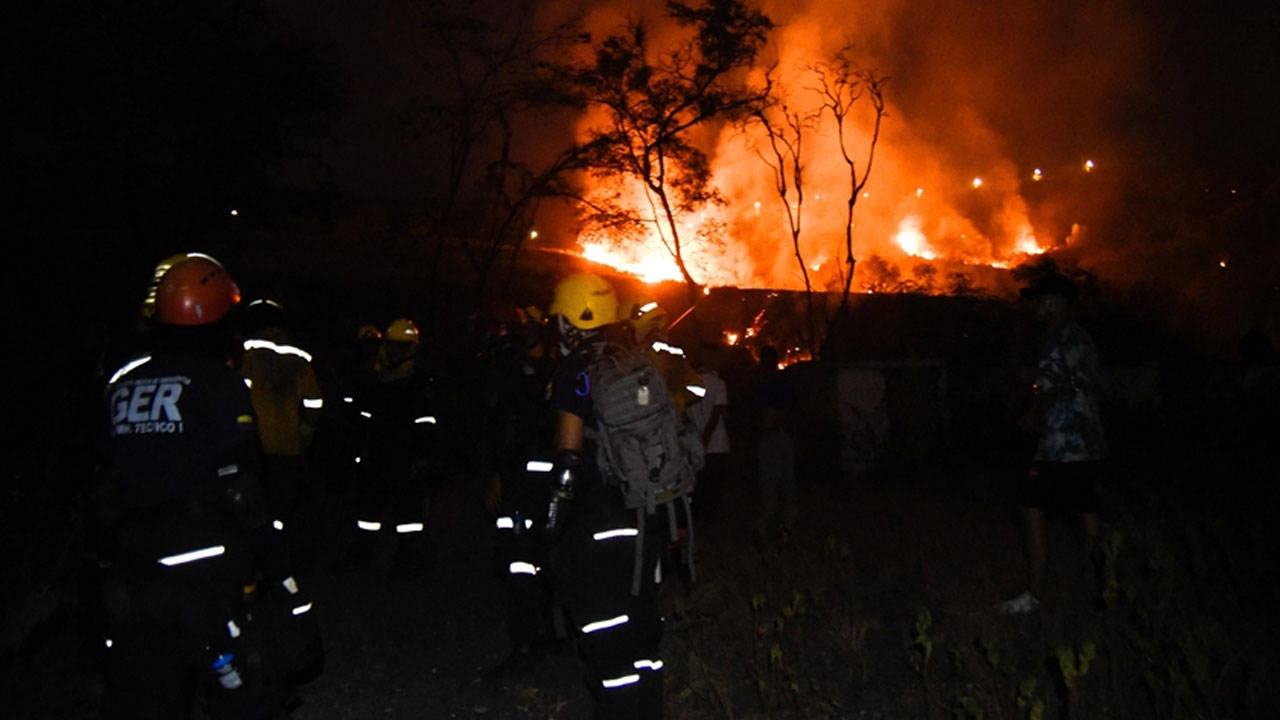 Günlerdir sürüyor: Kolombiya'da orman yangınları kontrol altına alınamadı