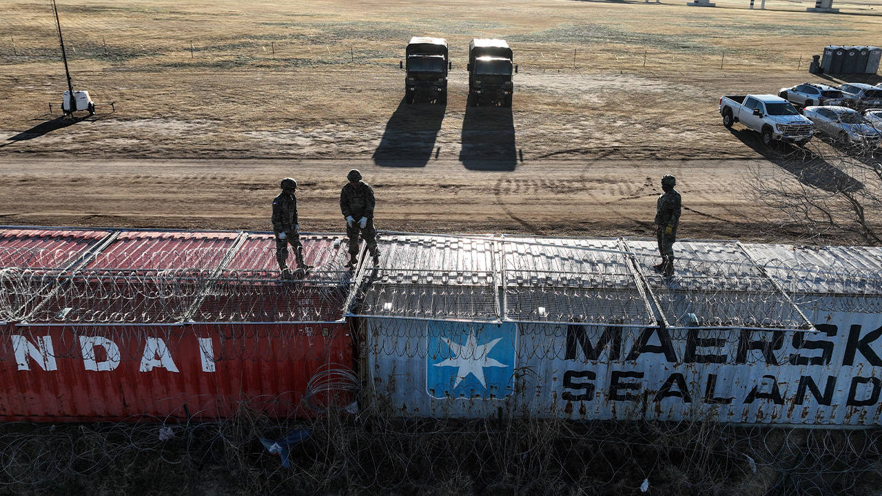 Hükümetle sınır yetkisi tartışması yaşayan Teksas'ta ulusal muhafızlar görevde