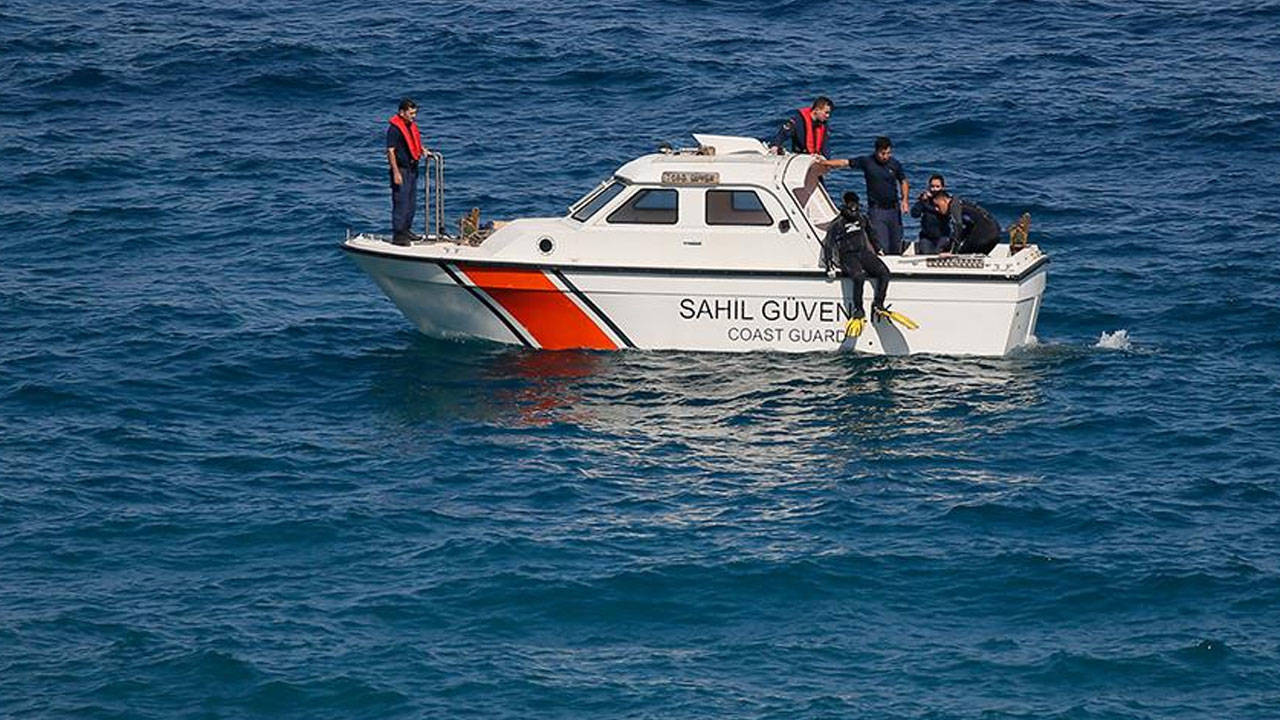 İzmir’de balıkçı teknesi battı: 3 kişinin cansız bedeni bulundu, 2 kişi kayıp