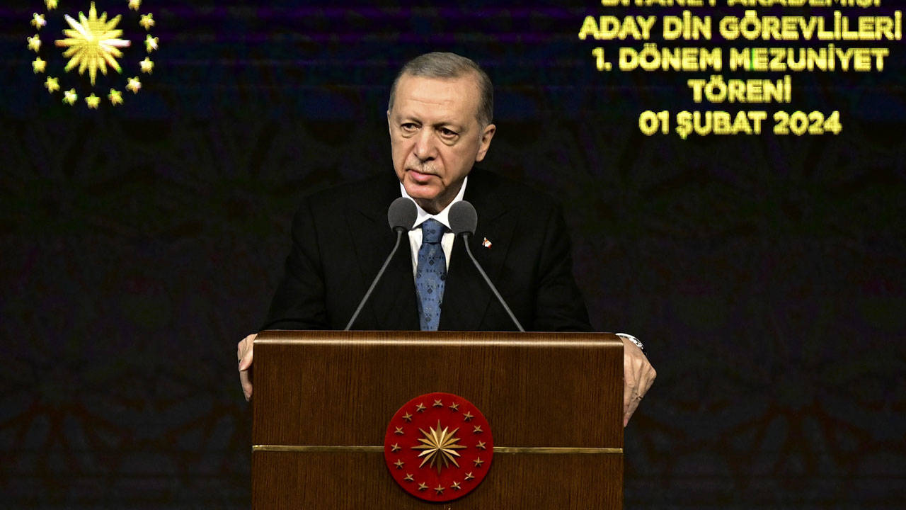 Erdoğan: Şeriata düşmanlık, esasında dininin bizatihi kendisine husumettir!