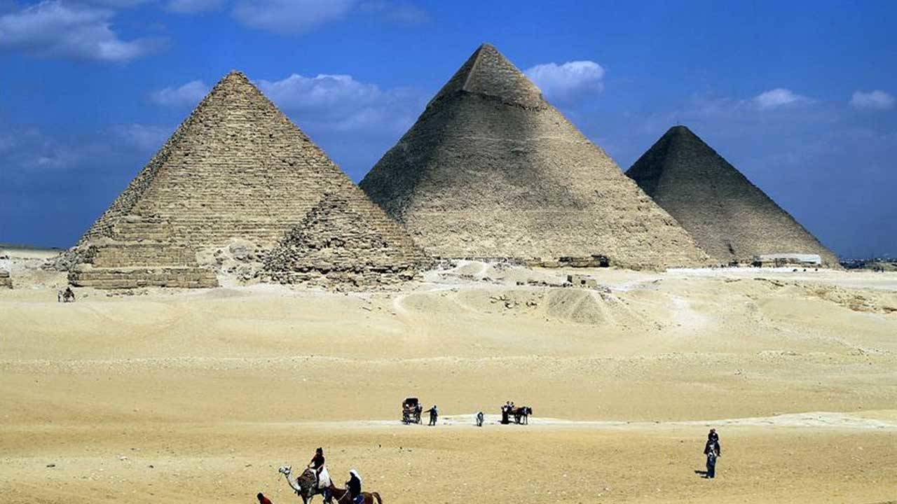 Mısır'da Mikerinos Piramidi granitle kaplanacak