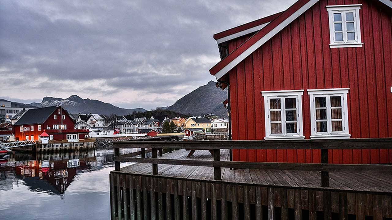 Norveç'te son 30 yılın en şiddetli fırtınası: Bazı bölgelerde elektrikler kesildi