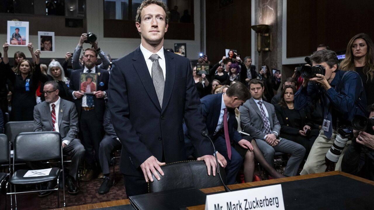 Zuckerberg, ABD Senatosu'nda özür diledi
