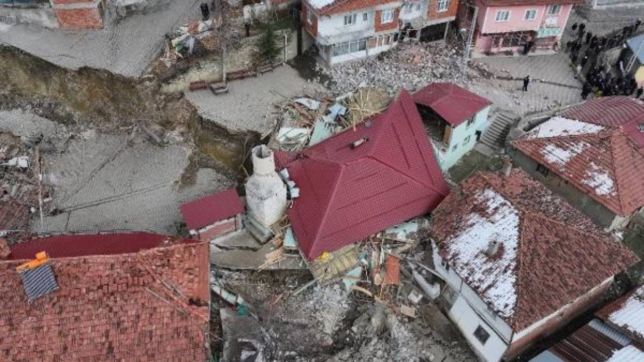 Heyelan felaketi: 39 ev boşaltıldı