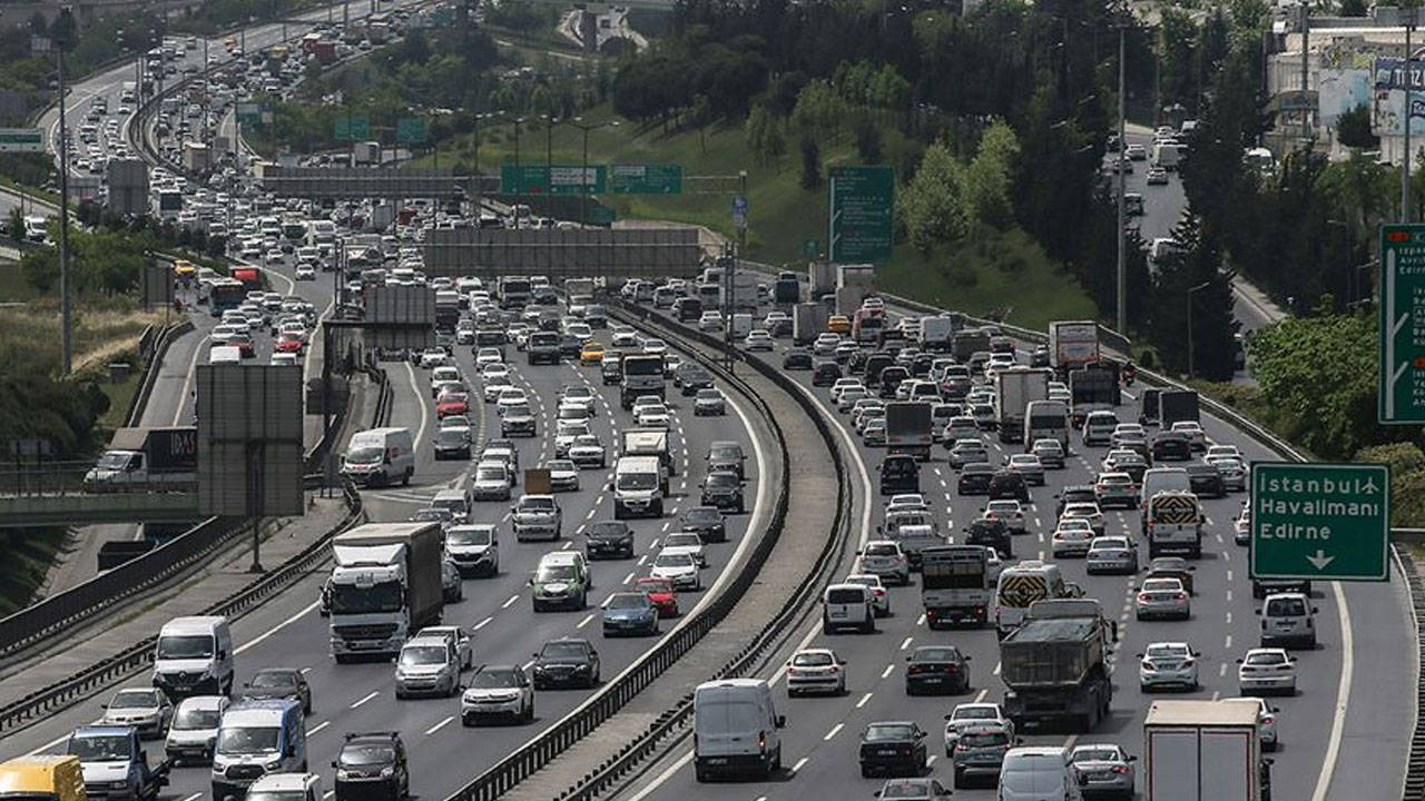 Okullar açıldı: İstanbul'da trafikte yoğunluk