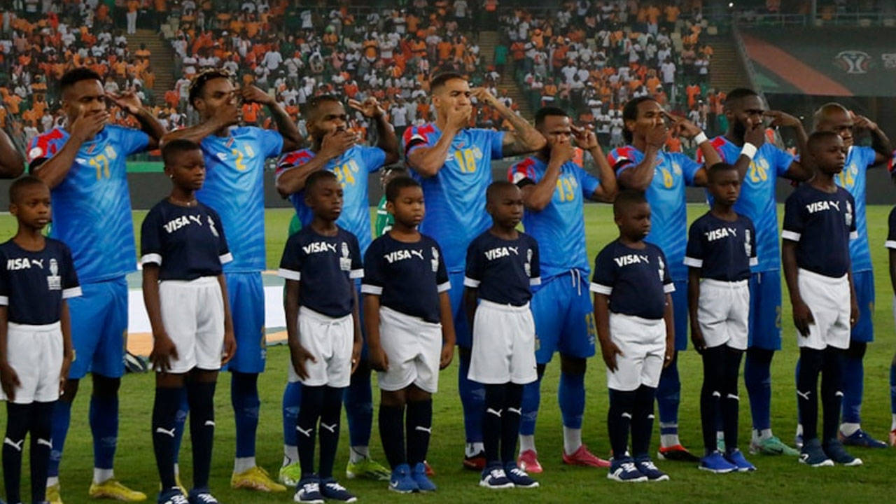 Demokratik Kongo’lu futbolcuların yaptığı hareket ne anlama geliyor?