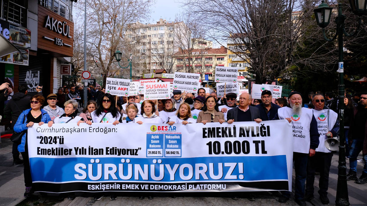 Eskişehir'de emekliler AKP binasına yürüdü: Sefaleti kader olarak dayatıyorlar
