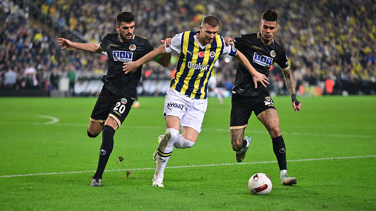 Fenerbahçe zirveyi kaptırdı