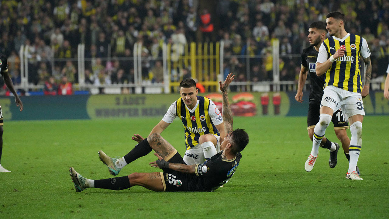 Galatasaray'ın ikinci başkanından Fenerbahçe'ye "1 puan" göndermesi