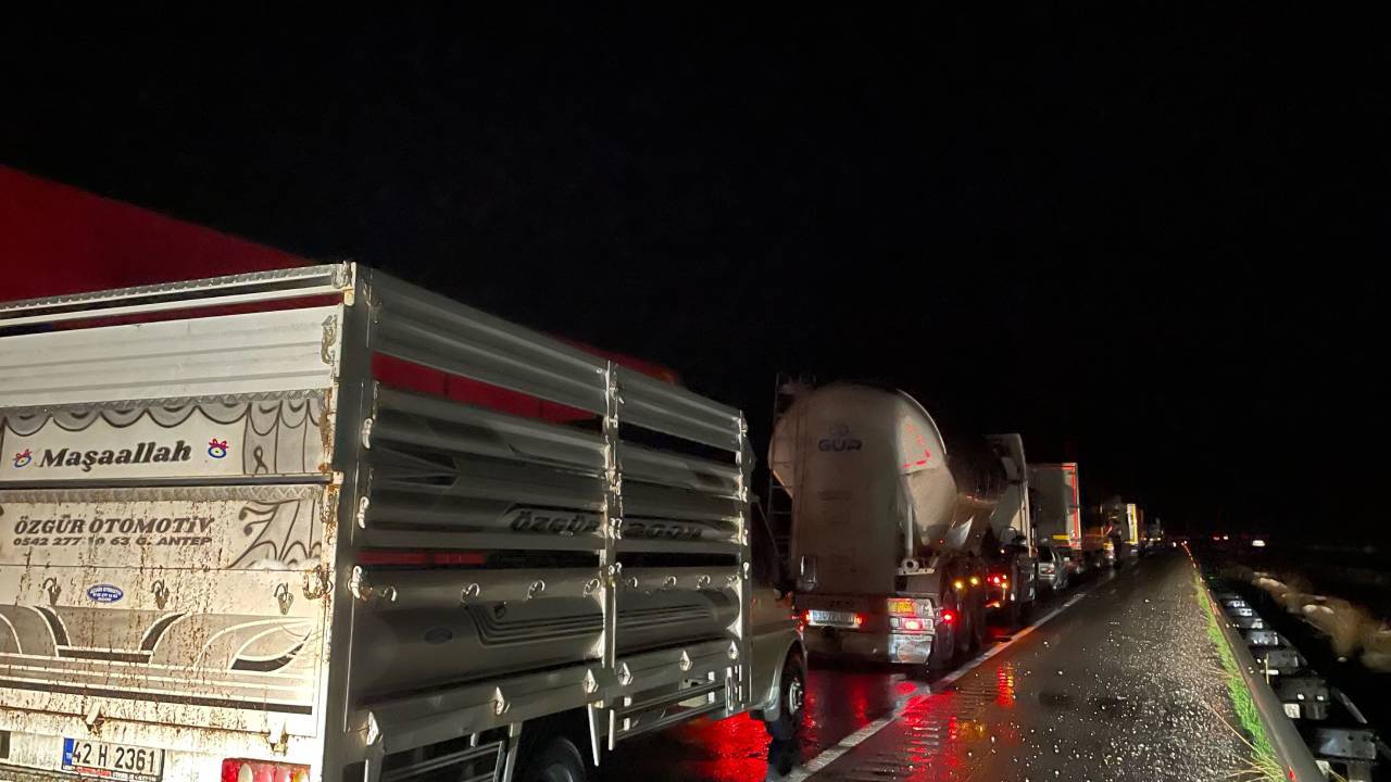 Şanlıurfa-Mardin karayolu trafiğe kapatıldı