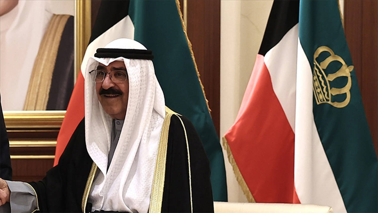 Kuveyt Emiri Şeyh Meşal, meclisi feshetti