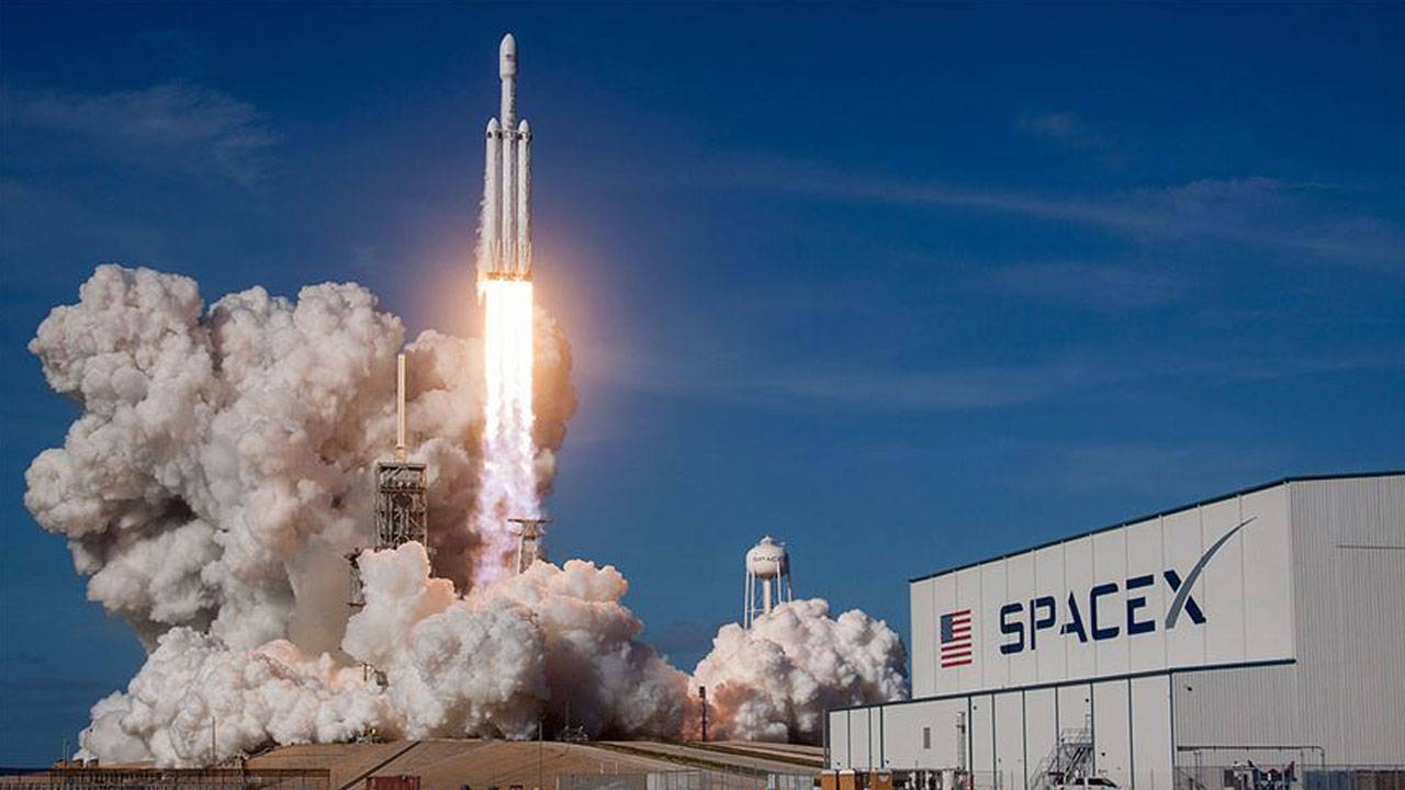SpaceX, Ay'a iniş için gönderilen 'Odysseus' aracını fırlattı