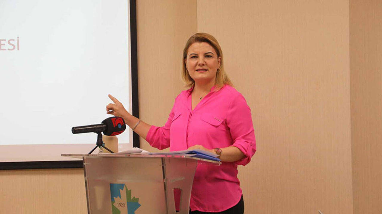 İzmit Belediye Başkanı Fatma Kaplan Hürriyet, adaylıktan çekildi