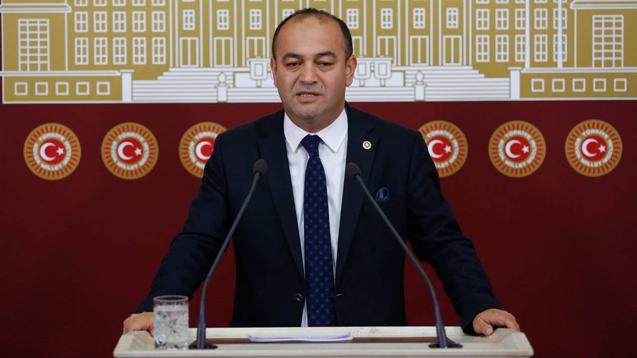 CHP'li Karabat, üç ülkeye işaret etti: Erdoğan onlar gibi yönetmek için düğmeye basacak
