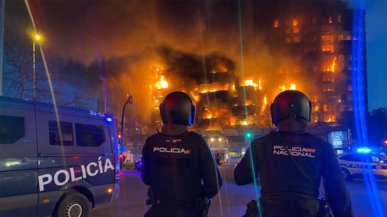 İspanya’da 130 daireli binada yangın