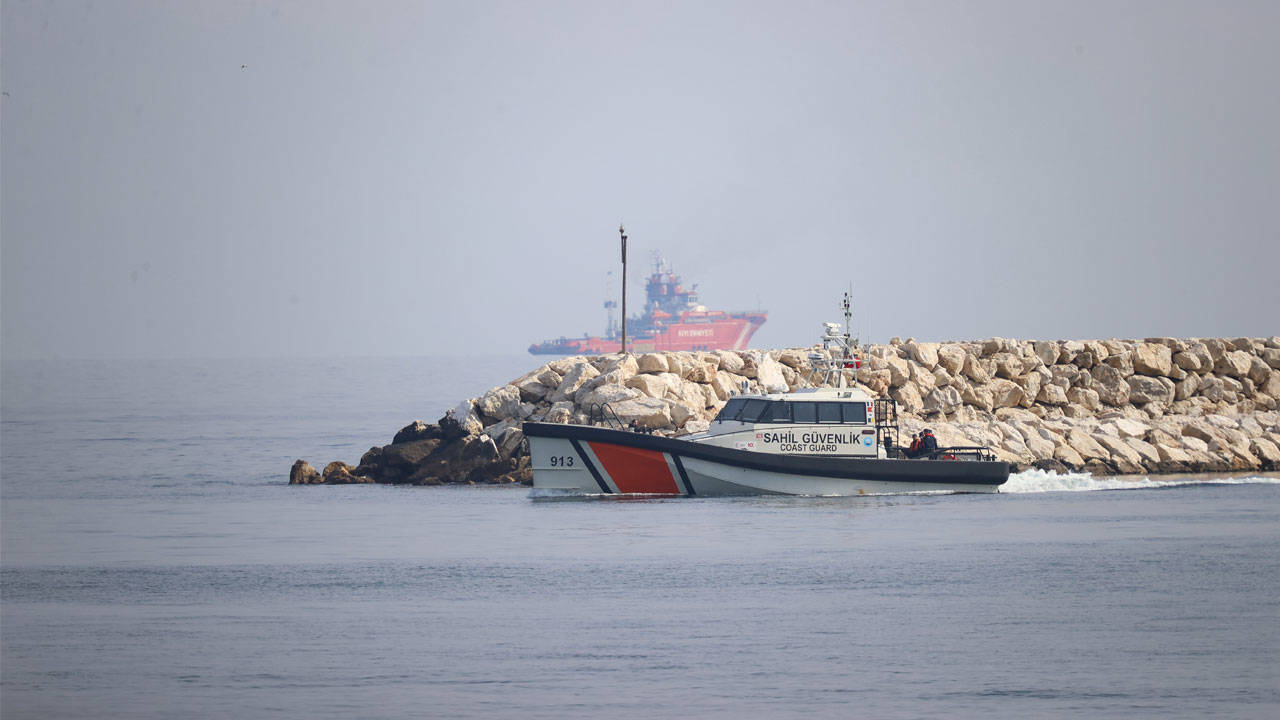 Marmara Denizi'nde arama çalışmaları 8. gününde: Kayıp mürettebat aranıyor